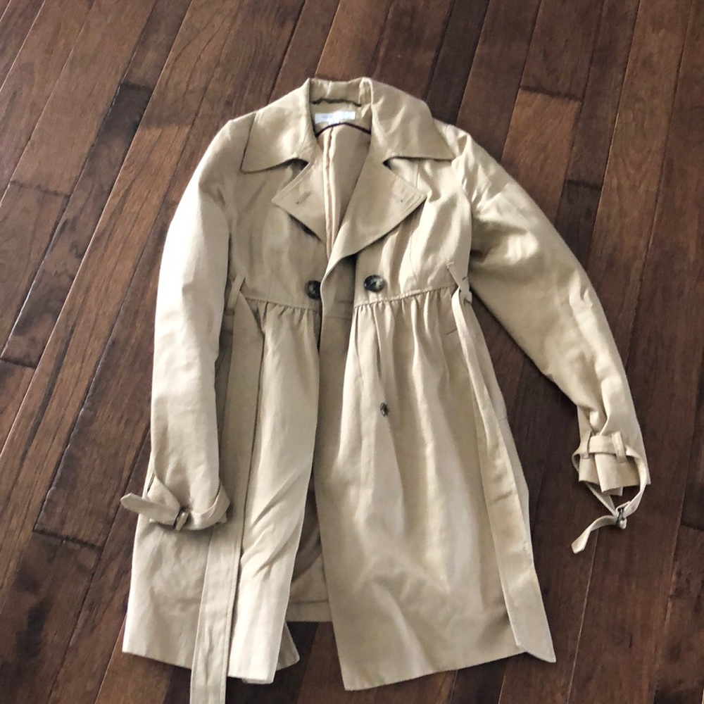 Maternity trench coat